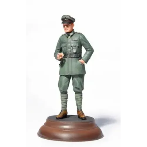 Фигуры и миниатюры Сборная модель 1:16 Фигура Эрнст Удет Летчик-ас Первой мировой войны МиниАрт 16030