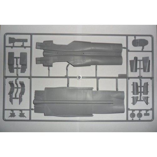 Збірна модель літака Збірна модель 1:48 Радянського літака-розвідника МіГ-25 ICM48904 1:48