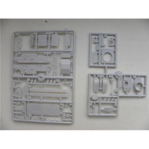 Вагони та поїзди Танкоперевізна платформа з танком Pz. Kpfw38 (т)