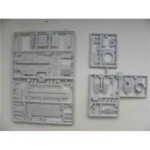 Вагоны и поезда Танкоперевозящая платформа с танком Pz.Kpfw 38(t) (UM259) Масштаб: 1:72