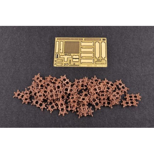 Бронетехніка та артилерія Збірна модель 1:35 Американська ракетна система залпового вогню M270:A1 Trumpeter 01047