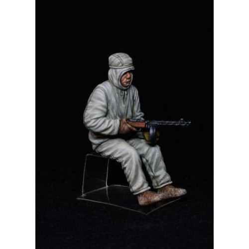 Фигуры и миниатюры Сборная модель 1:35 Фигуры советская штурмовая пехота в зимних камуфляжах Миниарт 35226