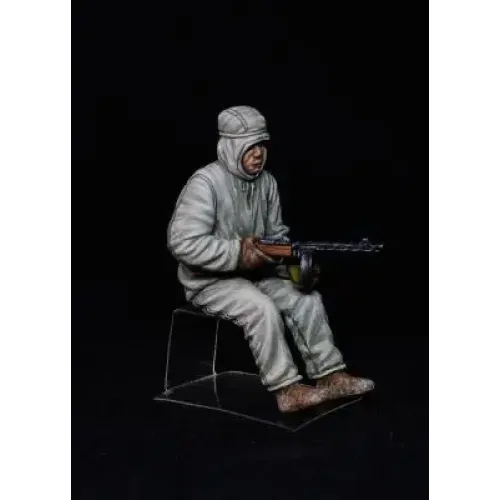 Фигуры и миниатюры Сборная модель 1:35 Фигуры советская штурмовая пехота в зимних камуфляжах Миниарт 35226