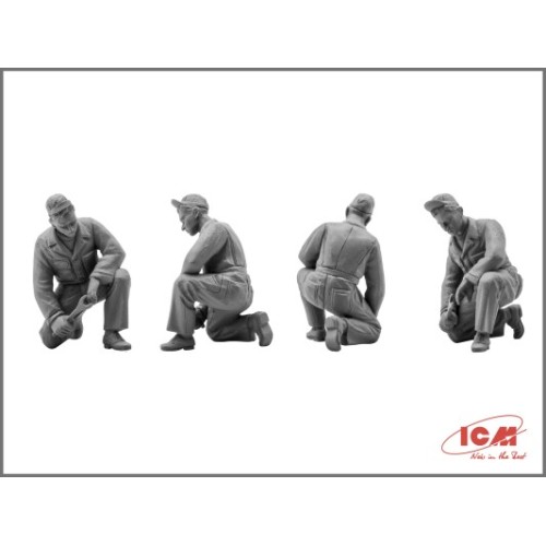 Збірна модель літака Збірна модель 1:48 американський винищувач Мустанг Р-51 В з пілотами і техніками ICM 48125 1:48