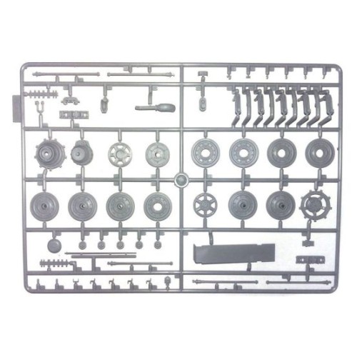 Бронетехника и артиллерия Танк "Королевский Тигр" (позднего производства) с полным интерьером и наборными траками гусениц 1:35