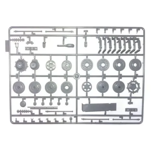 Бронетехніка та артилерія Танк "Королівський Тигр" (пізнього виробництва) з повним інтер'єром і набірними траками гусениць 1:35