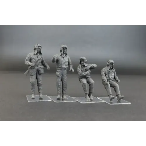 Фігури та мініатюри Збірна модель 1:35 Фігури радянський танковий екіпаж 1960-70р. Miniart 37037