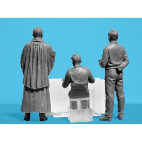 Фигуры и миниатюры Сборная модель 1:35 фигуры "Вы важны для Бога" Молитва перед сражением ICM 35616