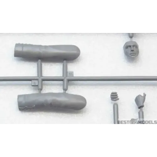 Фигуры и миниатюры Сборная модель 1:16 Фигура Гренадер Королевской гвардии Великобритании ICM 16001