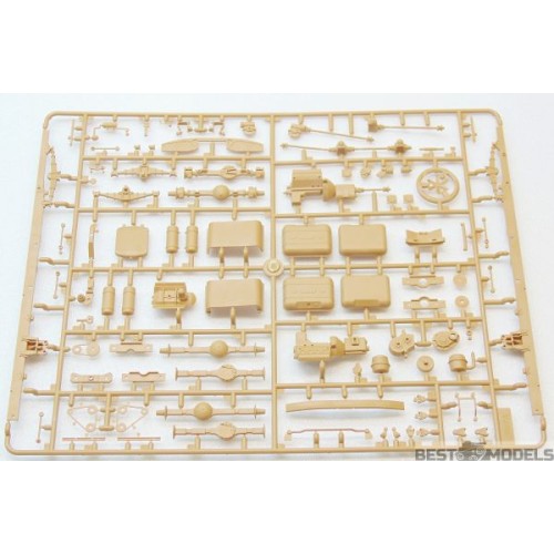 Авто-мото Збірна модель 1:35 Радянський автомобіль технічної допомоги ЗІЛ-131 ICM 35518