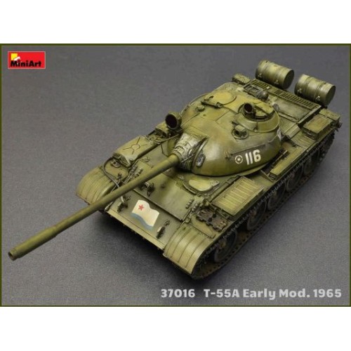 Бронетехника и артиллерия Средний танк Т-55А образца 1965 г., ранний с интерьером 1:35