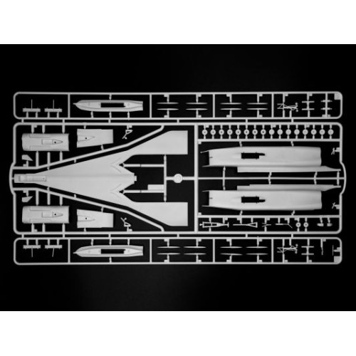 Сборная модель самолета Сборная модель 1:144 Сверхзвуковой пассажирский самолёт Ту-144 ICM 14401 1:144