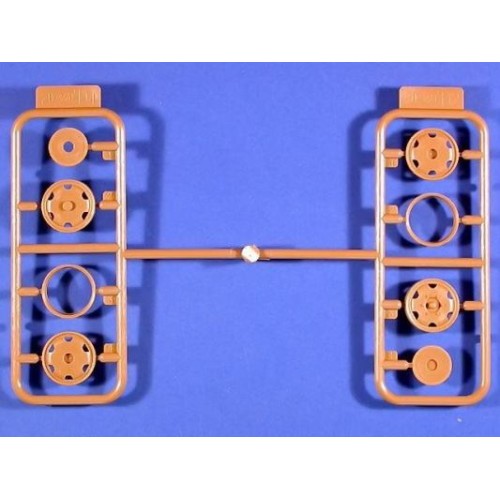 Авто-мото Збірна модель 1:35 Німецький легкий пожежний автомобіль L1500S LF 8 ICM 35527