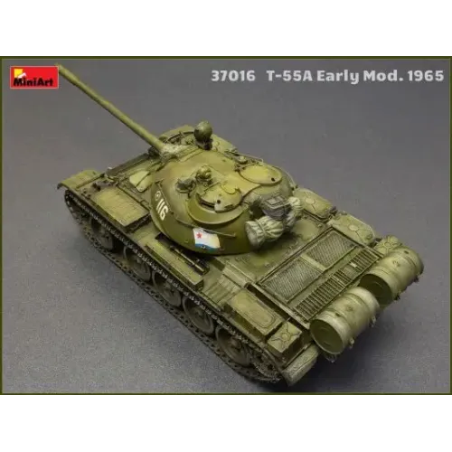 Бронетехніка та артилерія Збірна модель 1:35 Танк Т-55А ранніх випусків 1965 року з інтер'єром MiniArt 37016