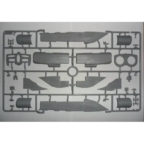 Збірна модель літака Збірна модель 1:48 радянського літака-розвідника МіГ-25 РБТ, ICM48901 1:48