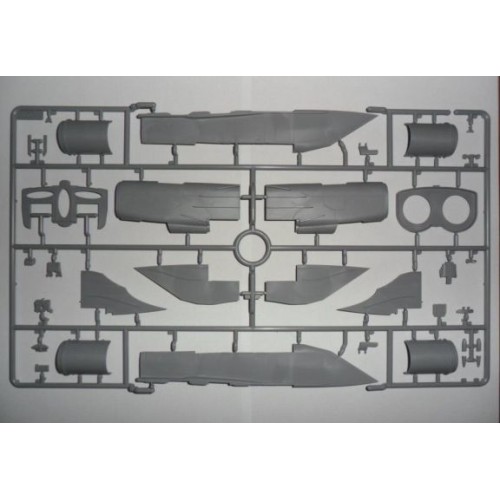 Збірна модель літака Збірна модель 1:48 Радянського літака-розвідника МіГ-25 ICM48904 1:48