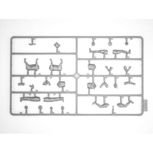 Фигуры и миниатюры Сборная модель 1:32 Фигуры Итальянские пилоты в тропической форме (1939-1943) ICM 32110