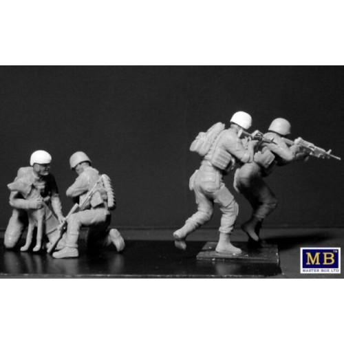 Фігури та мініатюри "Своїх не кидають. Поранений пес"