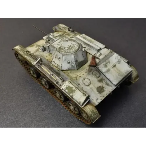 Бронетехника и артиллерия Легкий танк Т-60 завода №37, ранних выпусков с интерьером 1:35