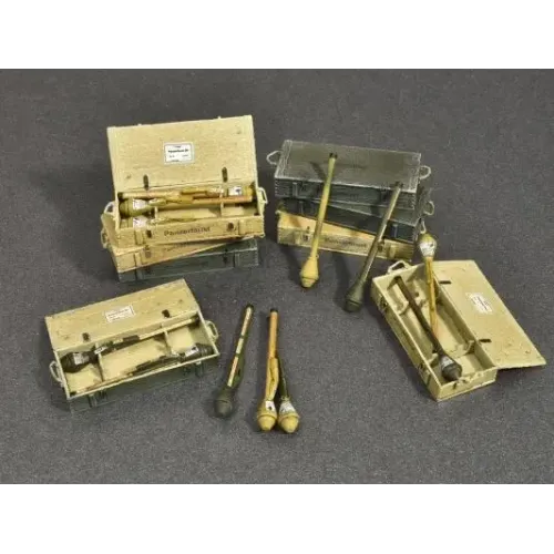 Фігури та мініатюри Збірна модель 1:35 Німецький гранатомет (Панцерфауст 30:60) MiniArt 35253