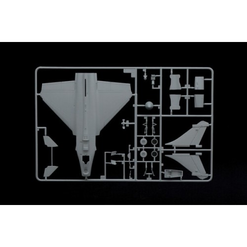 Збірна модель літака Збірна модель 1:72 Літак Rafale M Italeri 1319 1:72