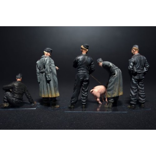 Фигуры и миниатюры Сборная модель 1:35 Фигуры Немецкий танковый экипаж на отдыхе МиниАрт 35198