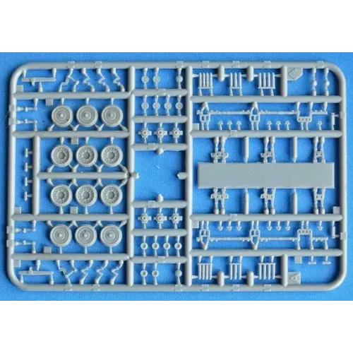 Бронетехніка та артилерія Плаваючий тягач Stalwart Mk-I (FV-620) 1:72