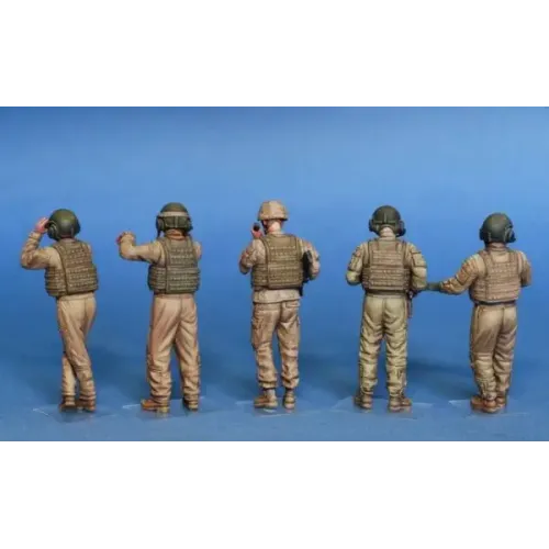 Фігури та мініатюри Збірна модель 1:35 Фігури екіпаж танку USMC Miniart 37008