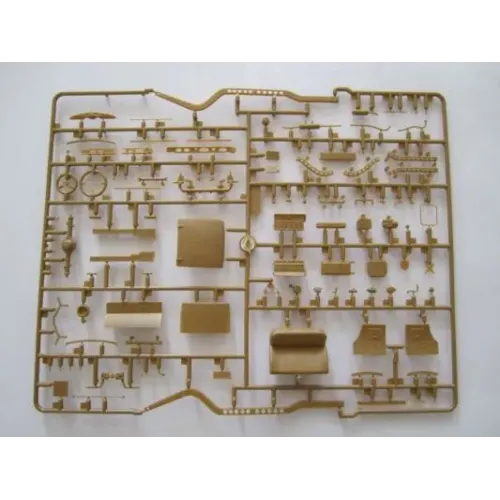 Бронетехніка та артилерія Збірна модель 1:35 Німецький легковий автомобіль Адмірал Кабріолет з фігурами (Друга світова війна) ICM 35471
