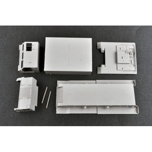 Бронетехніка та артилерія Збірна модель 1:35 Американська ракетна система залпового вогню M270:A1 Trumpeter 01047