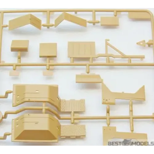 Авто-мото Сборная модель 1:35 Советский автомобиль технической помощи ЗИЛ-131 ICM 35518