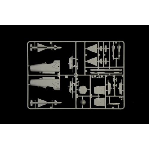 Збірна модель літака Збірна модель 1:48 МіГ-27 : МіГ-23BN Flogger Італері 2817 1:48
