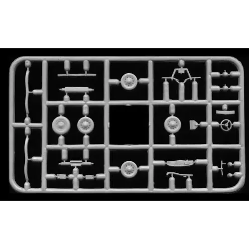 Бронетехника и артиллерия Французский легковой автомобильTraction Avant 11CV (ACE72273) Масштаб: 1:72