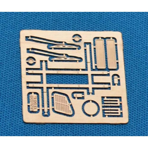 Бронетехніка та артилерія Збірна модель 1:72 Військова вантажівка 2т (4x4) Unimog U1300L ACE 72450