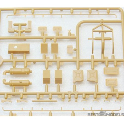 Авто-мото Збірна модель 1:35 Радянський автомобіль технічної допомоги ЗІЛ-131 ICM 35518