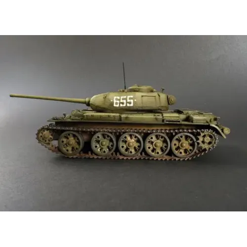 Бронетехника и артиллерия Средний танк Т-44 M 1:35