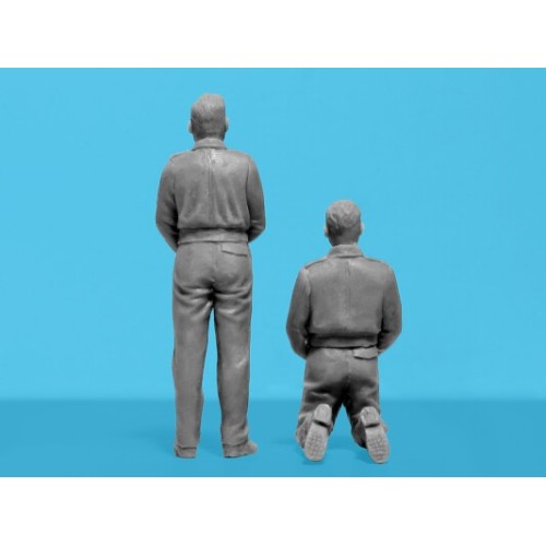 Фигуры и миниатюры Сборная модель 1:35 фигуры "Вы важны для Бога" Молитва перед сражением ICM 35616