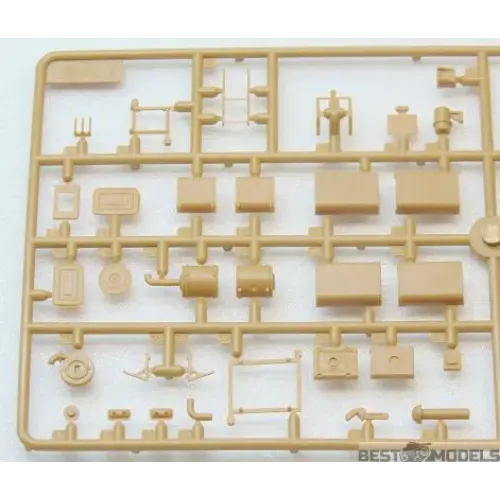 Авто-мото Сборная модель 1:35 Советский автомобиль технической помощи ЗИЛ-131 ICM 35518