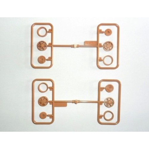 Авто-мото Збірна модель 1:35 Німецький санітарний автомобіль Lastkraftwagen 3.5 t AHN з укриттям ICM 35417