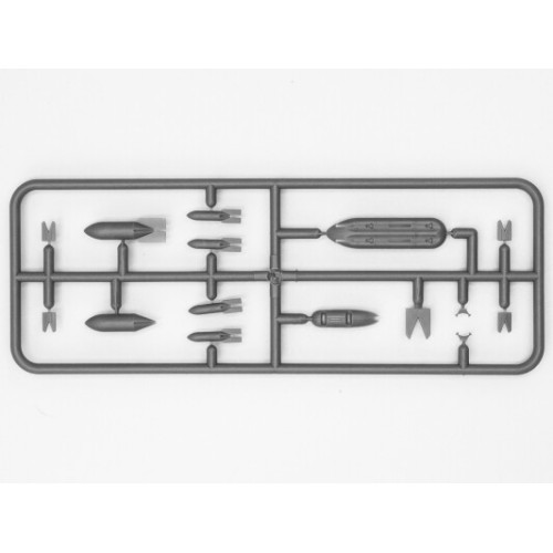 Збірна модель літака Збірна модель 1:72 німецький винищувач-бомбардувальник Messerschmitt Bf 109E-7:B ICM 72135 1:72