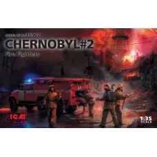 Збірна модель 1:35 Чорнобиль №2. Пожежники та пожежний автомобіль ICM 35902