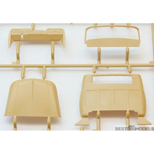 Авто-мото Збірна модель 1:35 Радянський автомобіль технічної допомоги ЗІЛ-131 ICM 35518