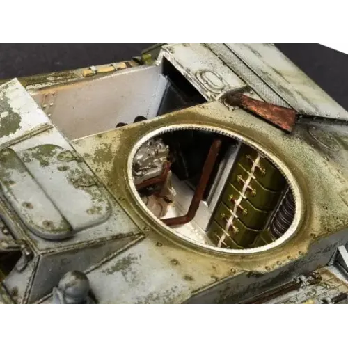 Бронетехника и артиллерия Легкий танк Т-60 завода №37, ранних выпусков с интерьером 1:35