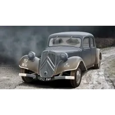 Французский легковой автомобильTraction Avant 11CV (ACE72273) Масштаб:  1:72