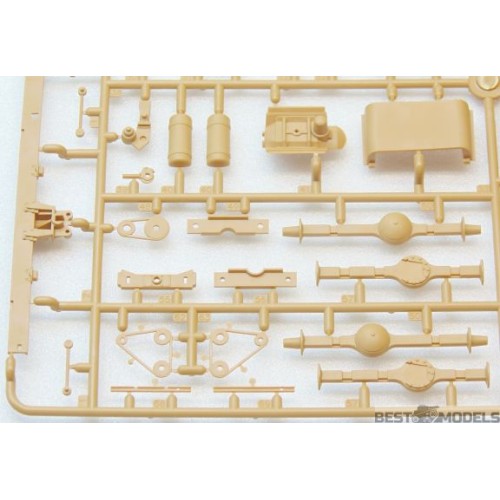 Авто-мото Збірна модель 1:35 Радянський автомобіль технічної допомоги ЗІЛ-131 ICM 35518