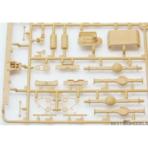 Авто-мото Сборная модель 1:35 Советский автомобиль технической помощи ЗИЛ-131 ICM 35518