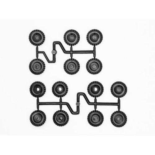 Бронетехника и артиллерия ICM72711 Ural-375D Soviet Army cargo truck