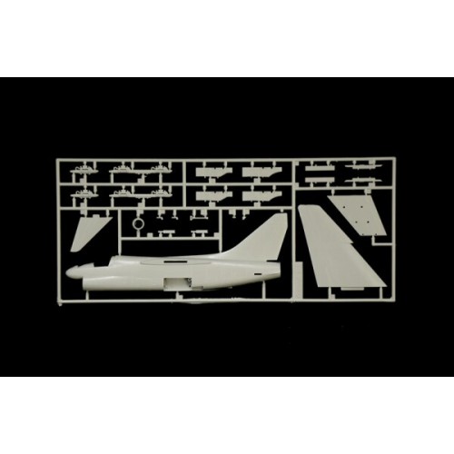 Збірна модель літака Збірна модель 1:72 Літак A-7E Corsair II Italeri 1411 1:72