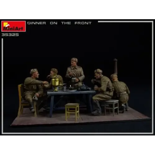 Фігури та мініатюри Збірна модель 1:35 Фігури Вечеря на фронті МініАрт 35325