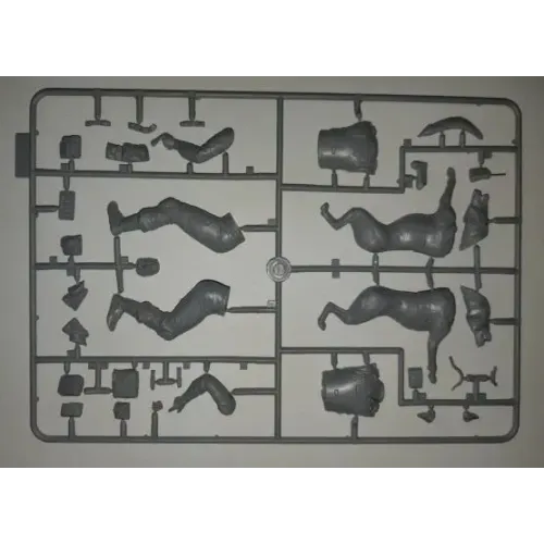 Фигуры и миниатюры Сборная модель 1:16 Фигура Офицер подразделения К-9 IDF с собакой ICM 16102